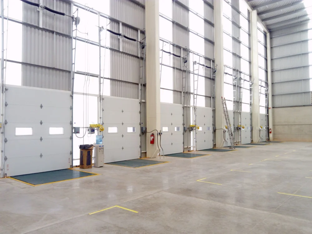 Commercial overhead garage doors